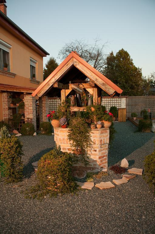 La Villa Pergola Szentgotthard Exterior photo